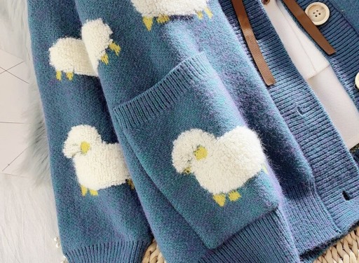 Sweater feminino com ovelhas