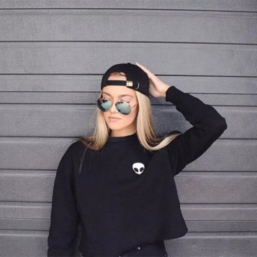Sweatshirt curta feminina extraterrestre
