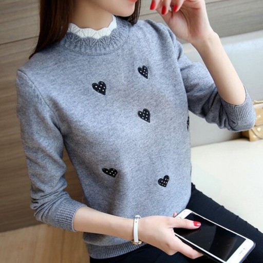 Sweter damski w serduszka G343
