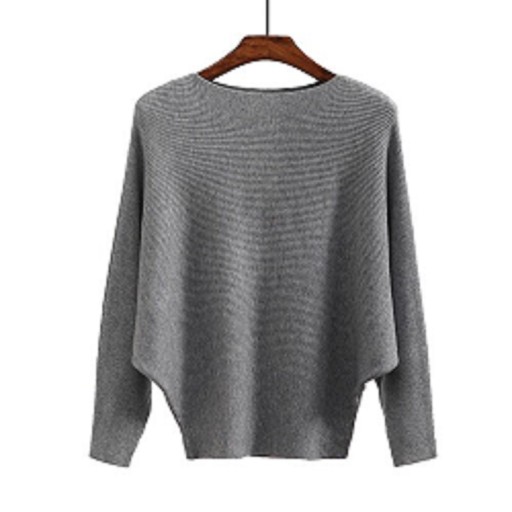 Sweter damski z nietoperzowymi rękawami