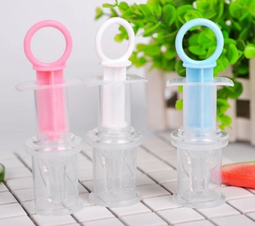 Syringe pour nourrir les chiots