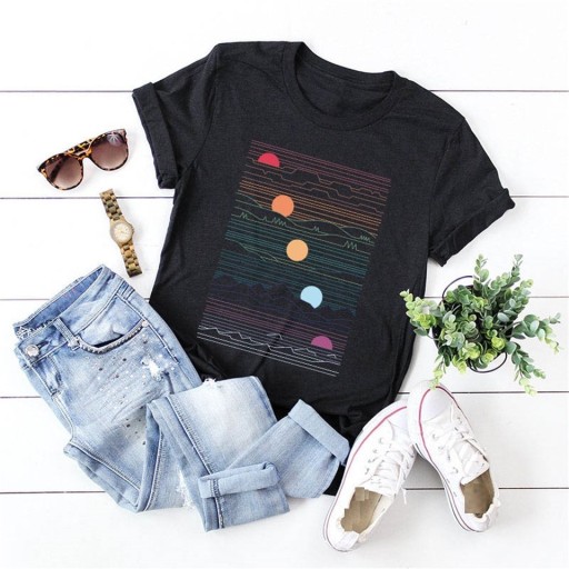 T-shirt dam med solnedgångsmotiv