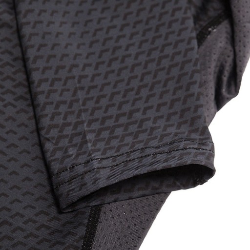 T-shirt de compression pour hommes F1796