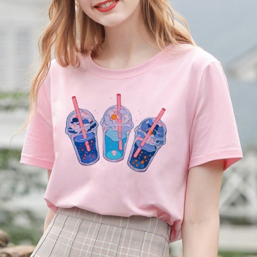 T-shirt feminina com estampado de bebidas