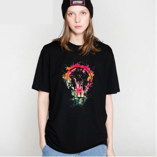 T-shirt feminina com estampado de lâmpada