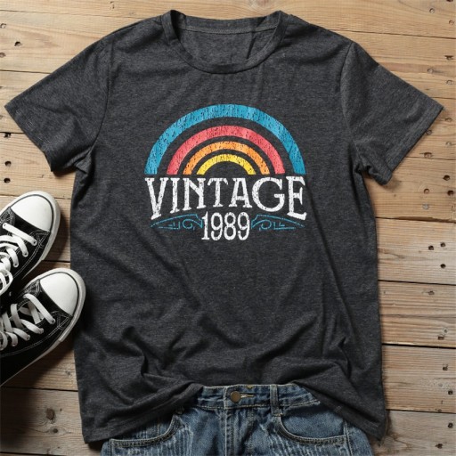 T-shirt feminina com estampado vintage
