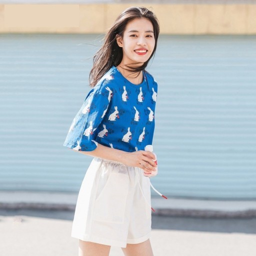 T-shirt feminina com padrão A949