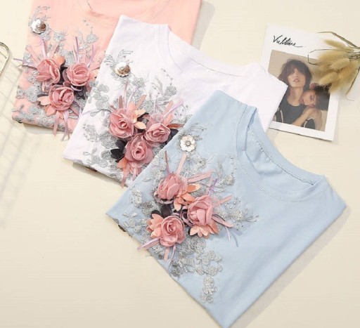 T-shirt femme avec fleur 3D