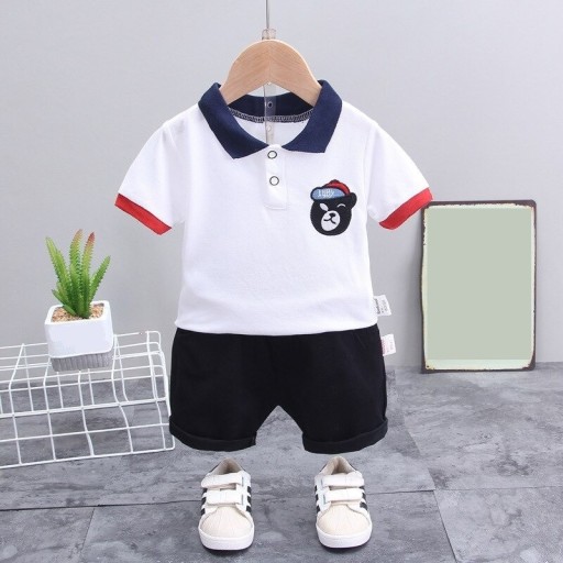 T-Shirt und Shorts für Jungen L1556