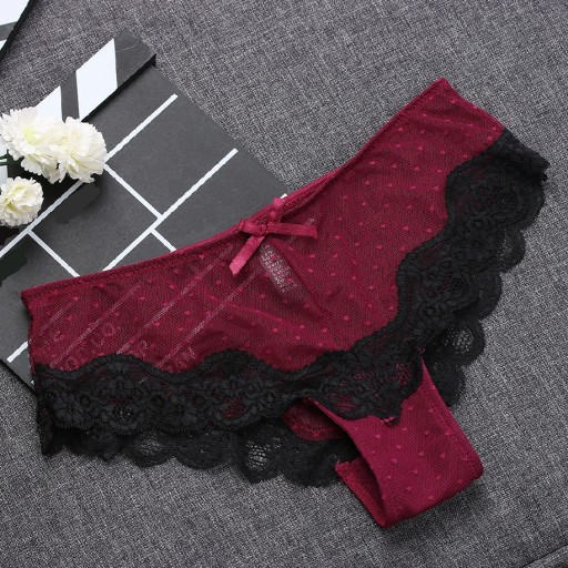 Tanga de mujer con encaje sexy