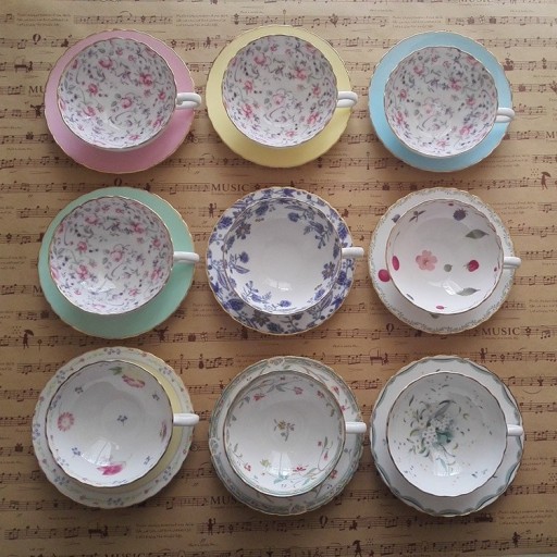 Tasse en céramique avec soucoupe C80