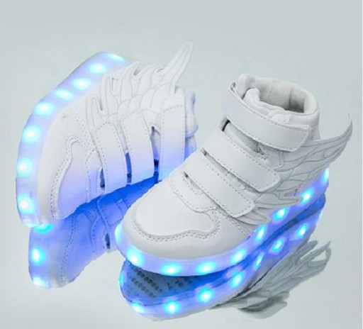 Tenis de luz para crianças com asas