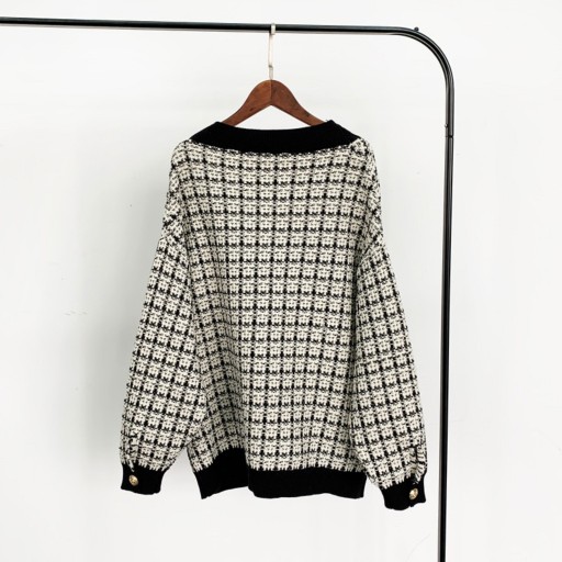 Ternet sweater med knapper til kvinder