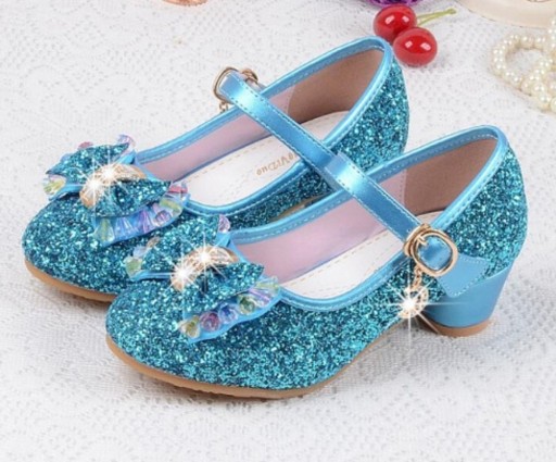 Tjejpumps med strass