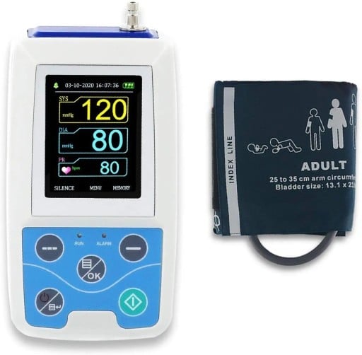 Tlakoměr na paži ambulantní Holter 24hodinové měření tlaku Manžeta pro dospělé 25 až 35 cm Barevný displej Bílá a modrá Do domácnosti