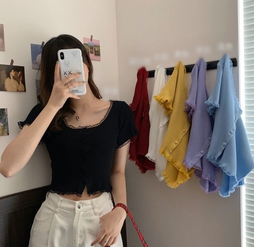 Top crop lavorato a maglia da donna con bottoni