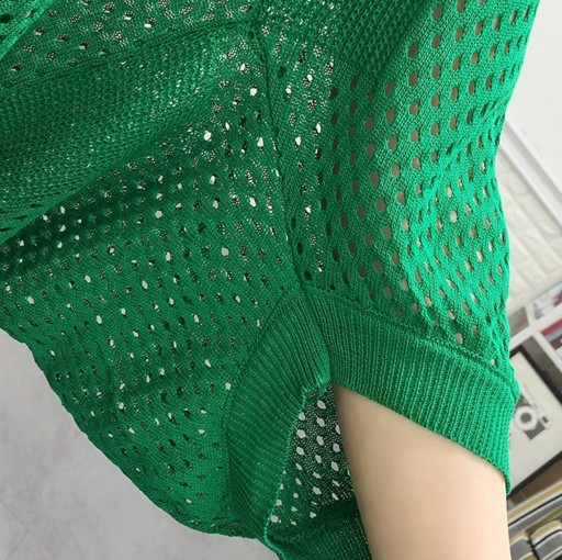 Top da donna traforato con maniche lunghe