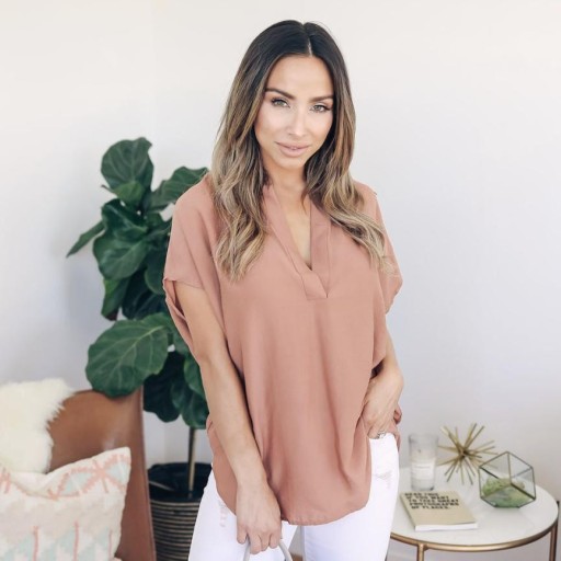 Top feminino com decote em V