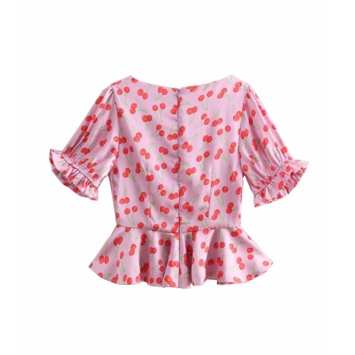 Top feminino com estampado de cerejas