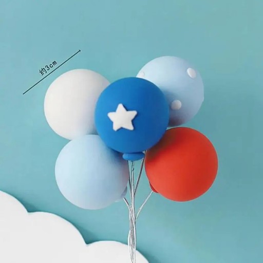 Tortendekoration in Form von bunten Luftballons. Aufklebbare Latex-Tortendekoration für Feiern und Geburtstagskuchen.