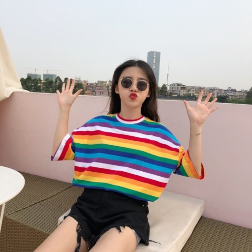 Tricou cu dungi colorate pentru femei