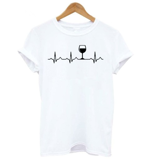 Tricou de damă cu un pahar de vin