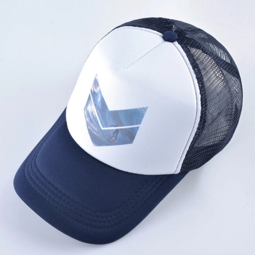 Trucker-Cap mit einem Surfer