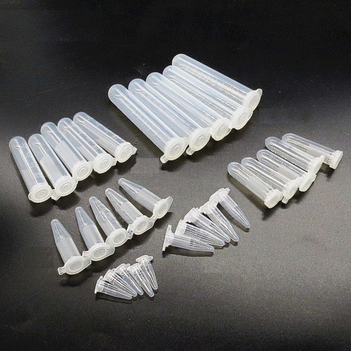 Tubules en plastique avec couvercle