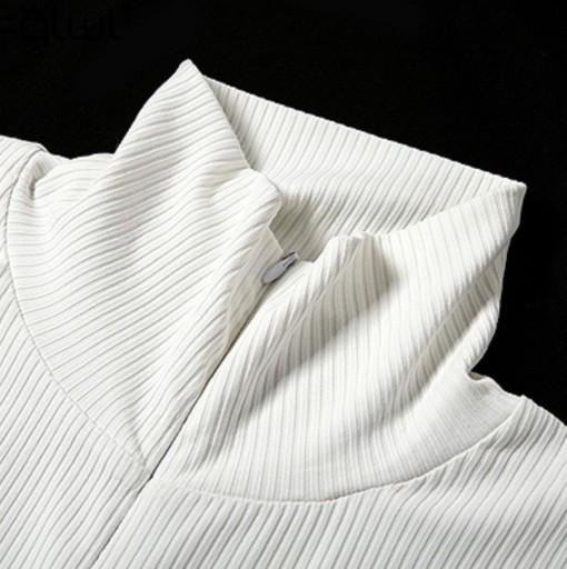 Tuta corta aderente da donna