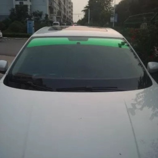 Tuulilasin aurinkosuojakalvo