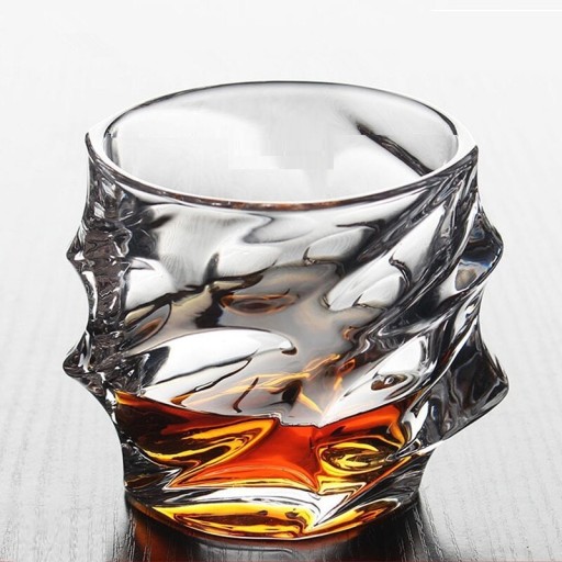 Tvarovaná whisky sklenice