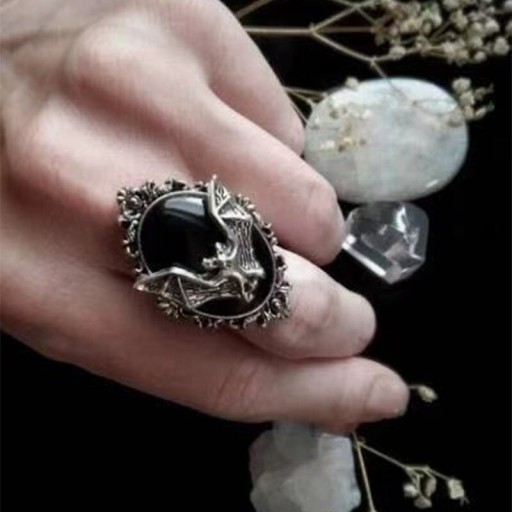 Un inel cu liliac