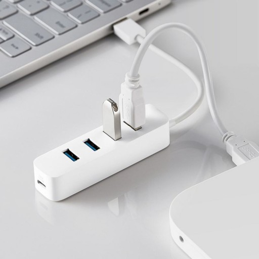 USB 4-porttinen keskitin