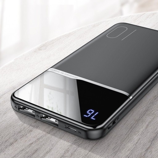 Varavirtalähde 10 000 mAh LED-näytöllä