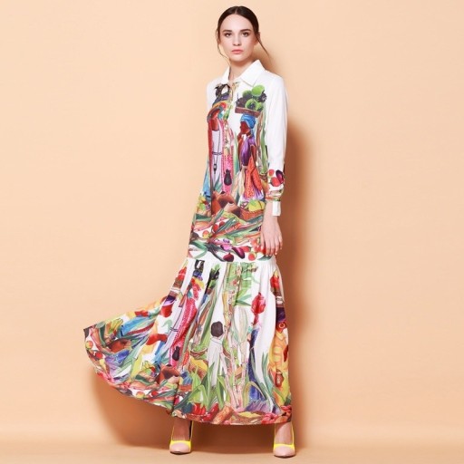 Vestido colorido de mujer con cuello.