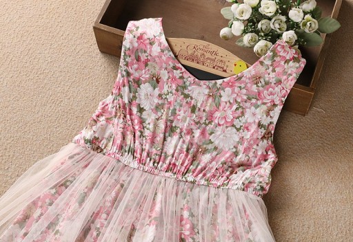 Vestido de menina com flores J1900