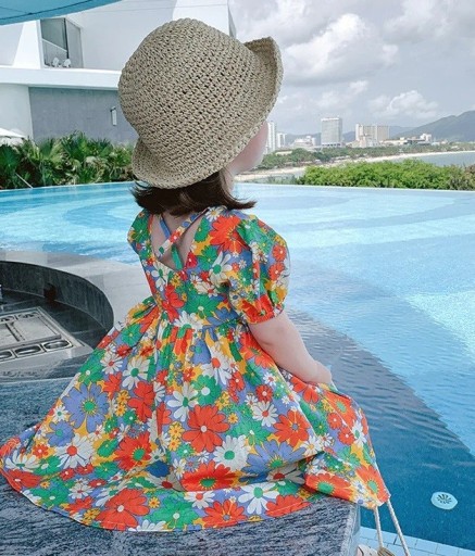 Vestido de menina com flores