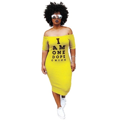 Vestido de mujer con hombros descubiertos