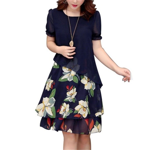 Vestido feminino com saia em camadas