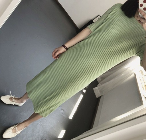 Vestido feminino polido com mangas curtas