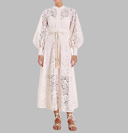 Vestido midi rendado