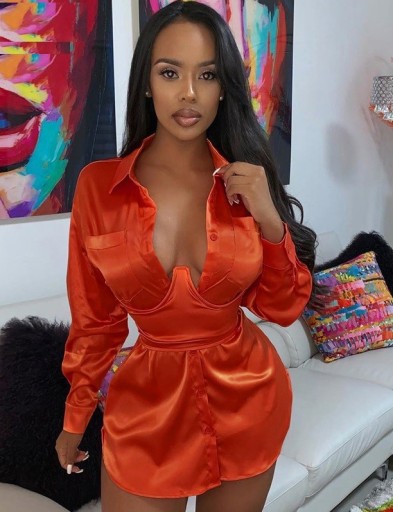 Vestido mini de camisa brilhante