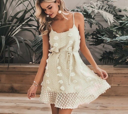 Vestido mini de verão com alças