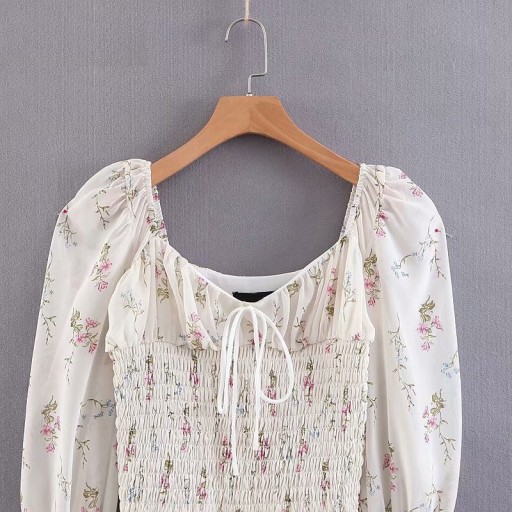 Vestido mini feminino com estampado de flores