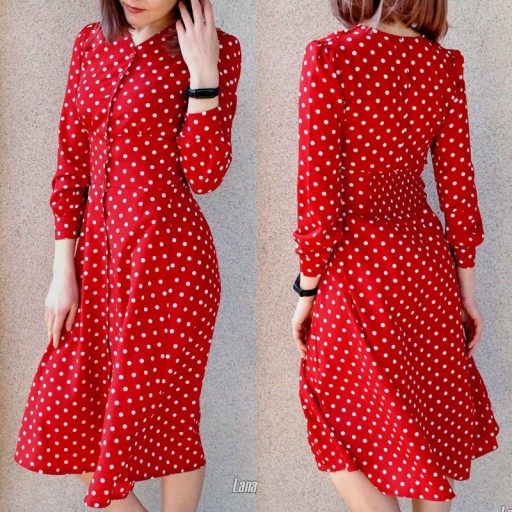 Vestido vermelho com bolinhas