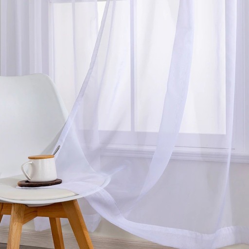 Voile avec œillets