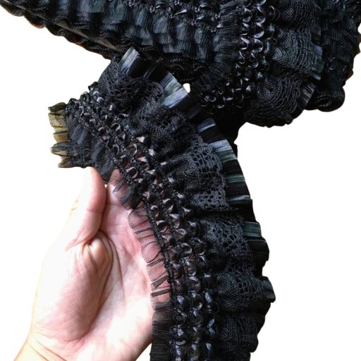 Vyšívaná šifonová stuha s volánkovým lemem 7 cm x 91 cm Dekorační textilní páska pro šití zdobení oděvů svatební a kreativní tvorbu černá