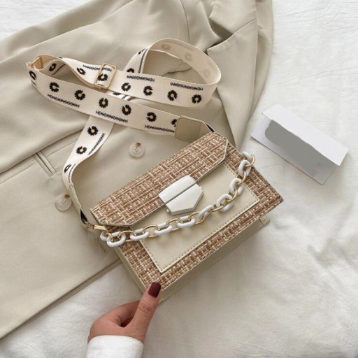 Women's crossbody bag with a chunky chain and wide strap featuring floral print Structured PU leather surface 20 x 15 x 8 cm