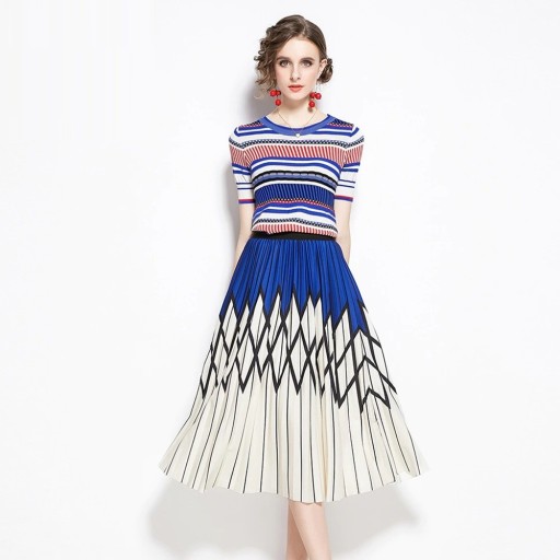 Women's Knitted Top and Skirt B1276