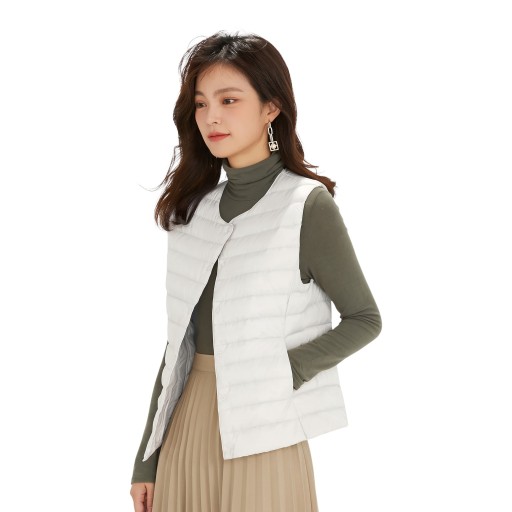 Women's Lightweight Down Gilet for Autumn with Full-Length Snap Fastening, Horizontal Stitching and Round Neckline without Collar